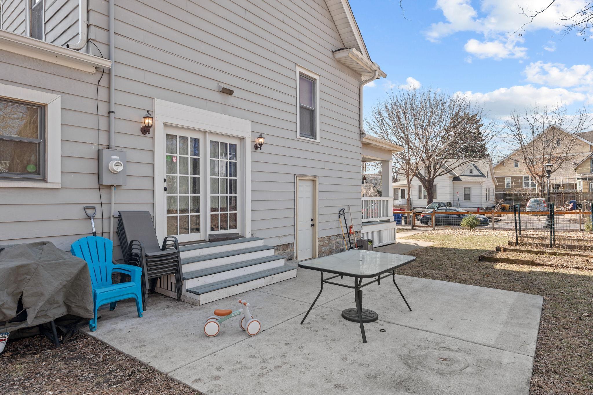 26-316 Bates Ave Exterior-12.jpg