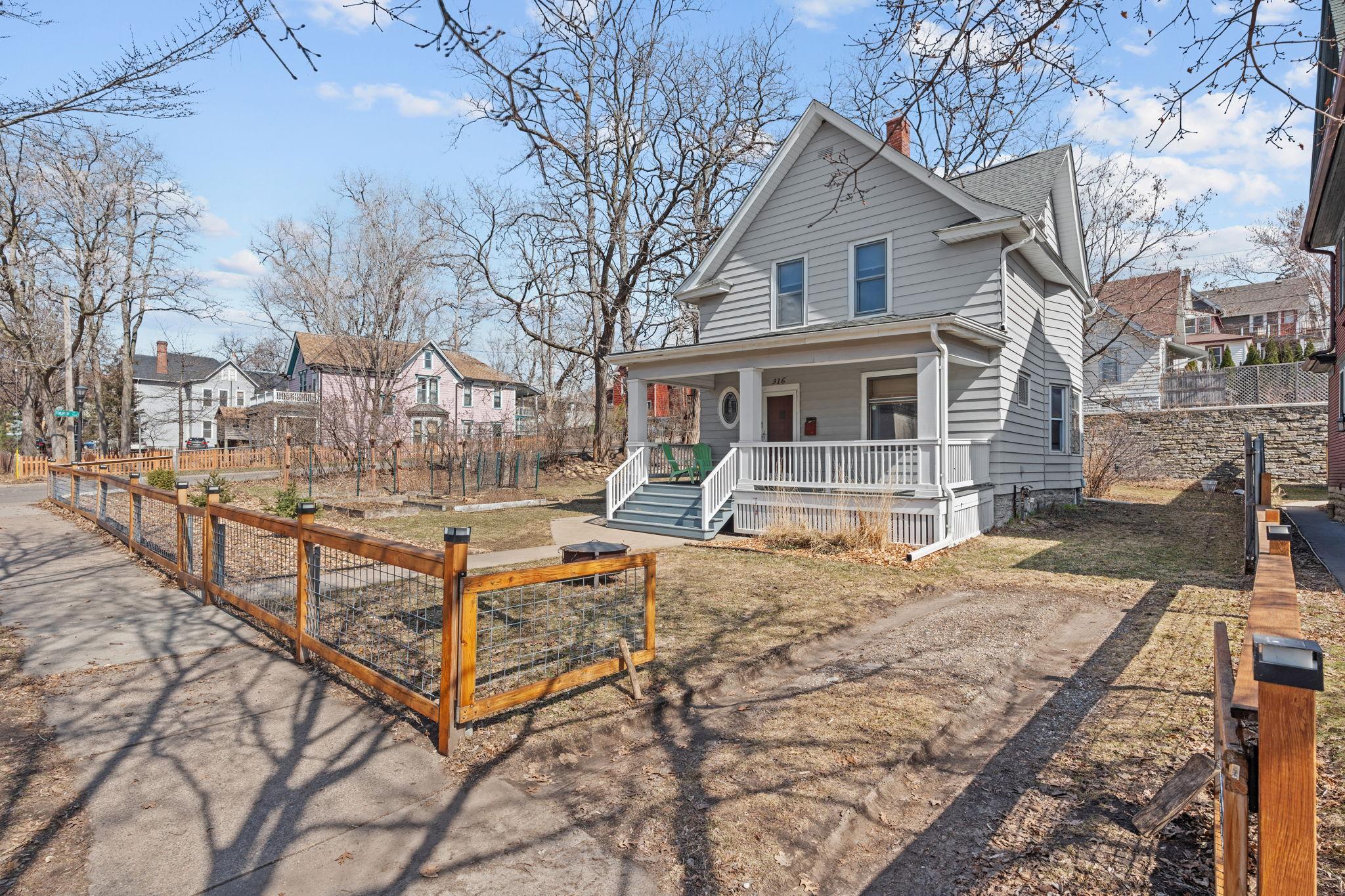 1-316 Bates Ave Exterior-3.jpg