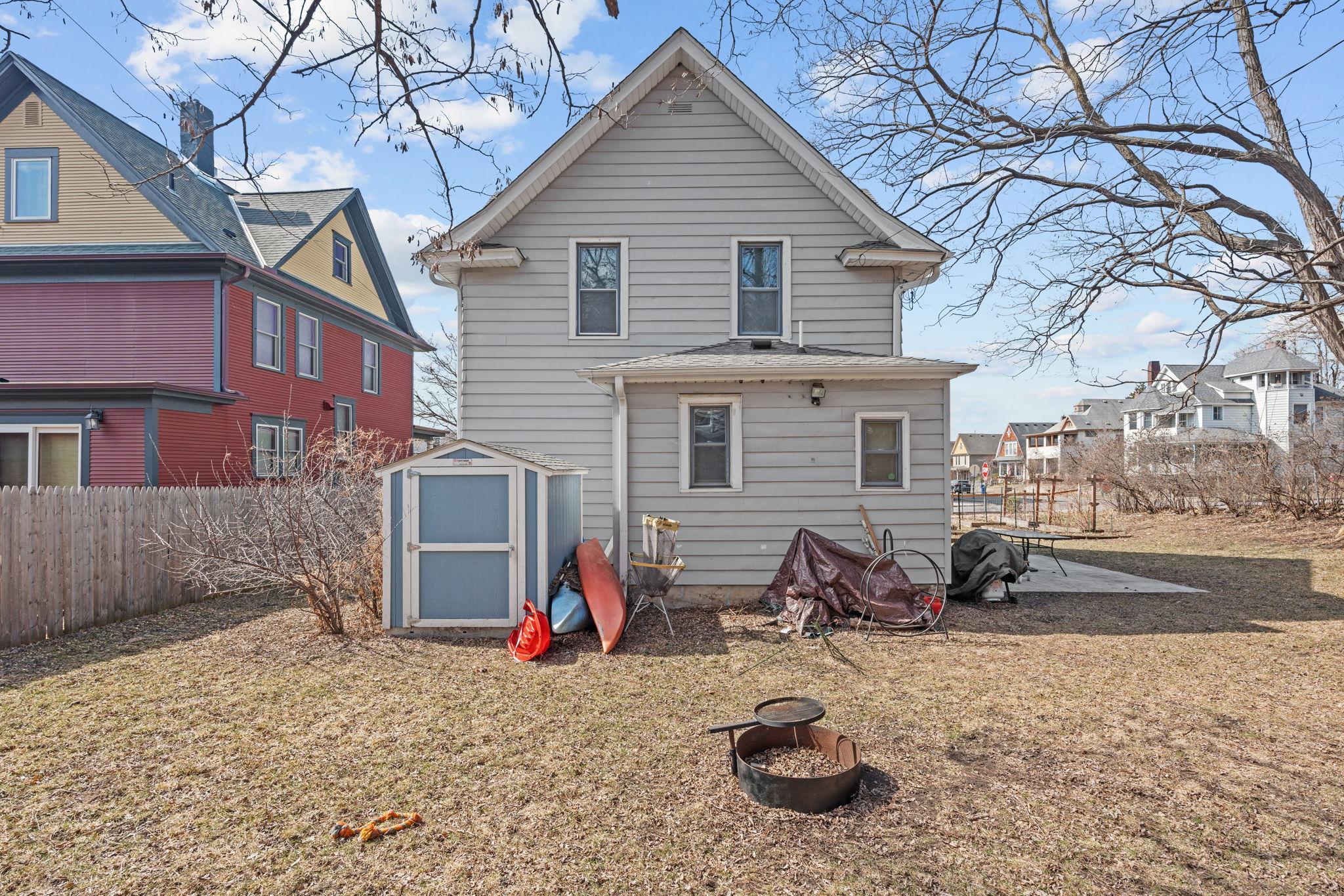 27-316 Bates Ave Exterior-11.jpg