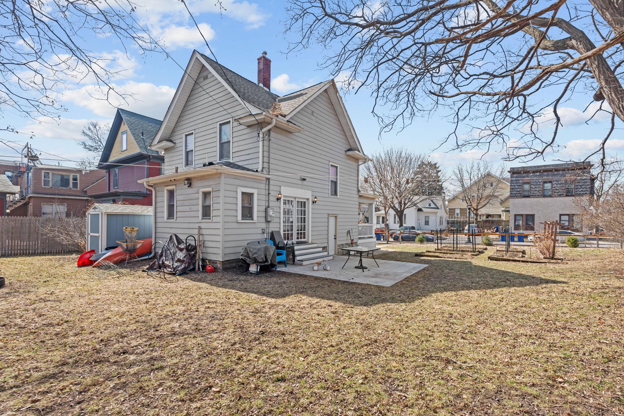 30-316 Bates Ave Exterior-9.jpg