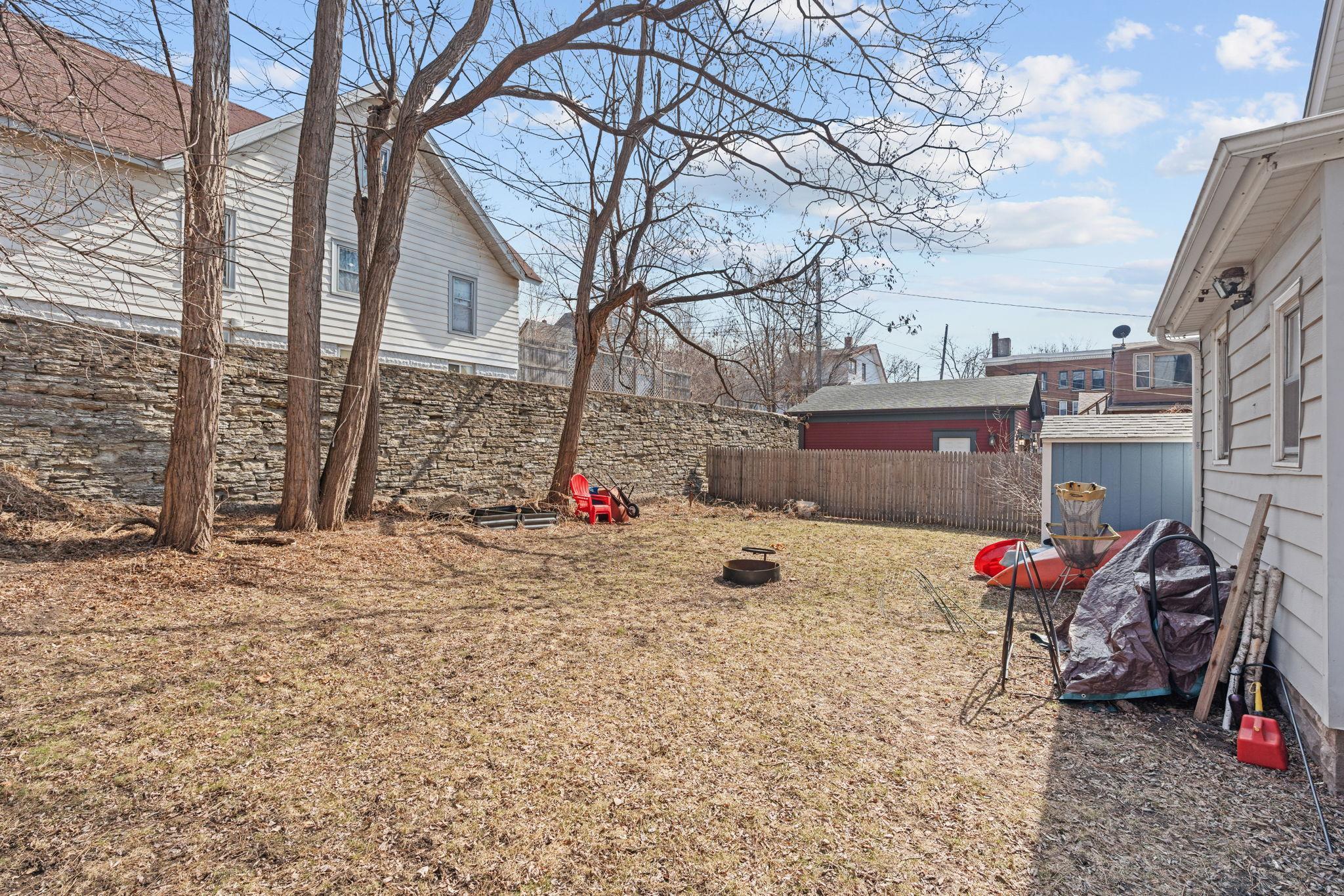 28-316 Bates Ave Exterior-10.jpg