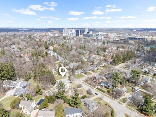 Ideally located between Rochester's downtown, Mayo Clinic and