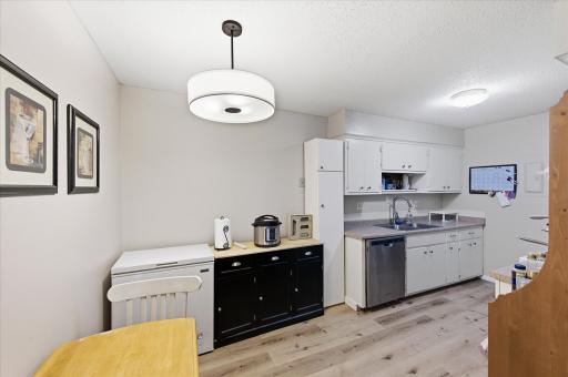 2720 Dale Street N, C114, Roseville, MN 55113
