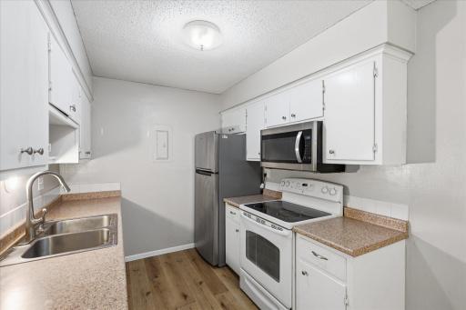 2720 Dale Street N, C114, Roseville, MN 55113