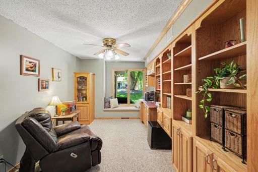 Flex room with wetbar & window seat (office, library, craft room)