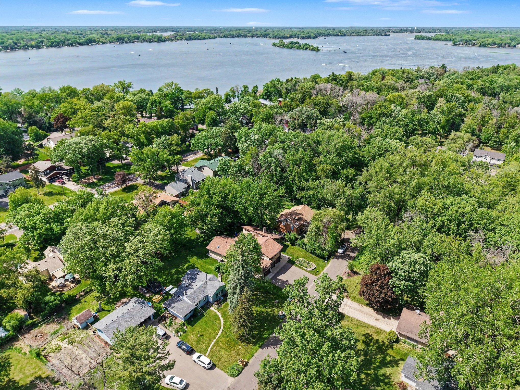 Deeded dock / beach access