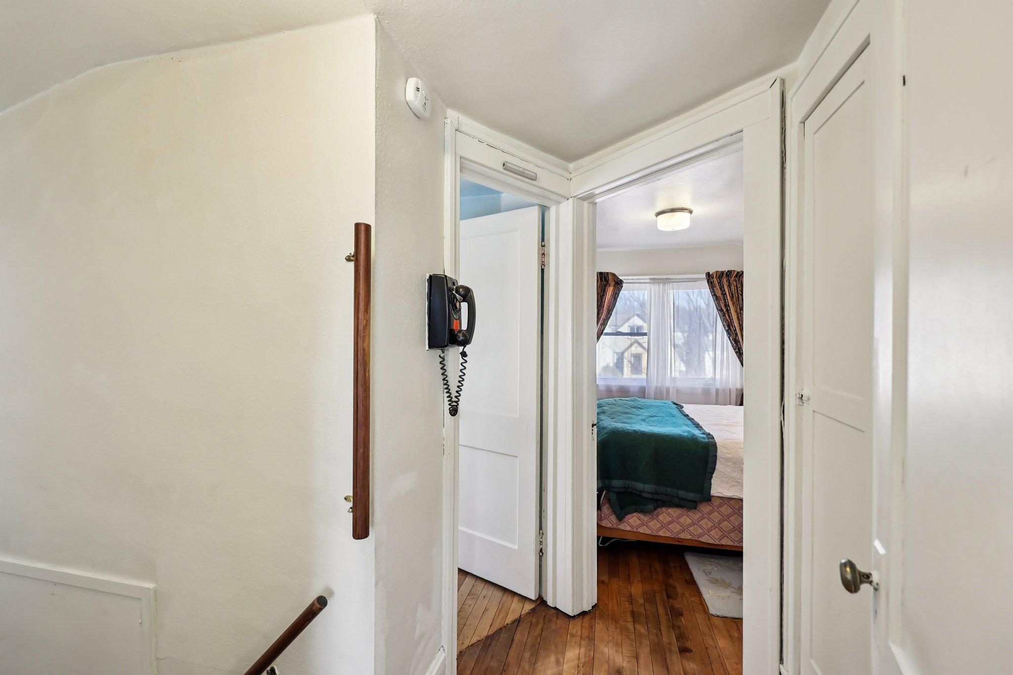 20-web-or-mls-Maryland Ave E-S2103-020.jpg