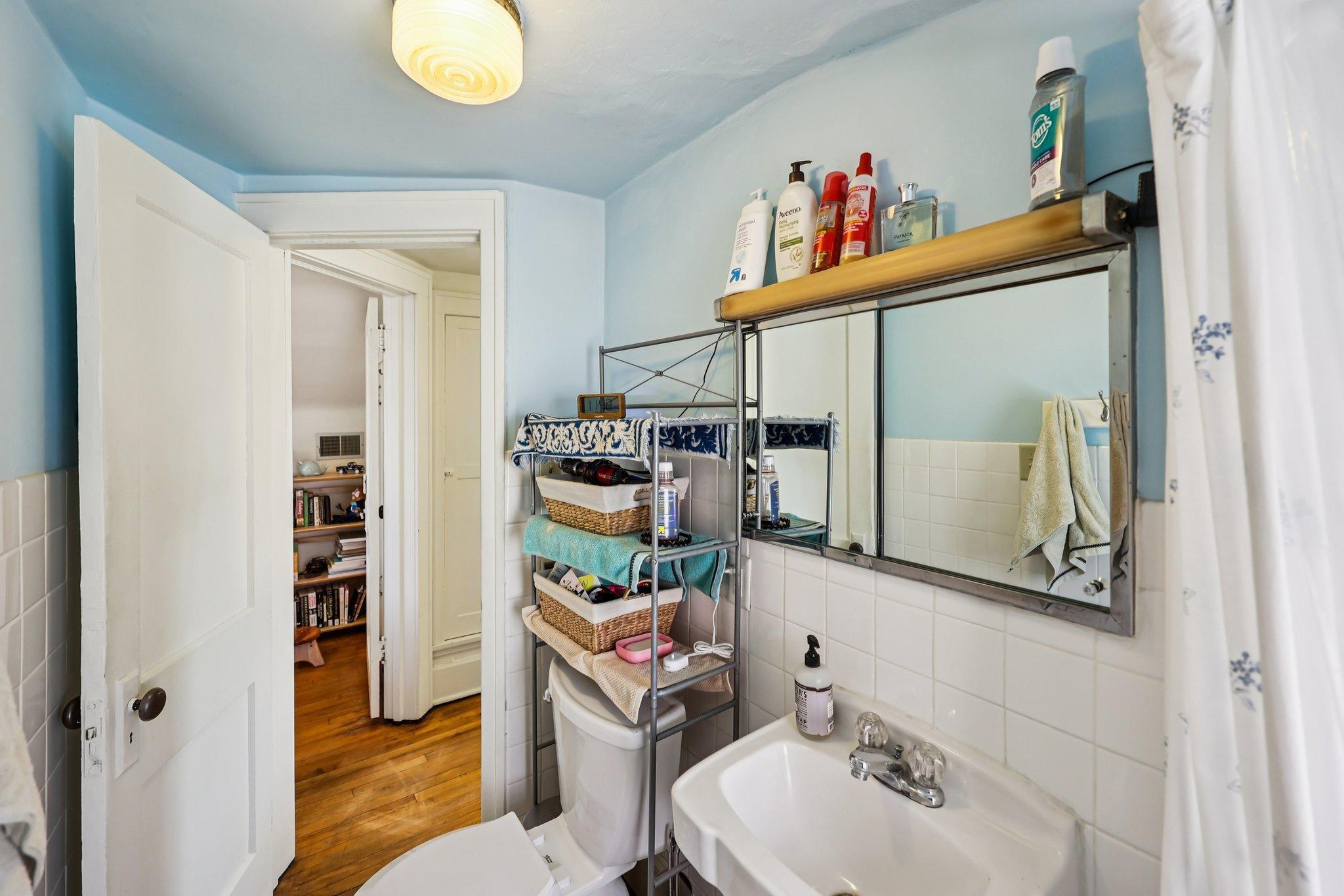 26-web-or-mls-Maryland Ave E-S2103-026.jpg