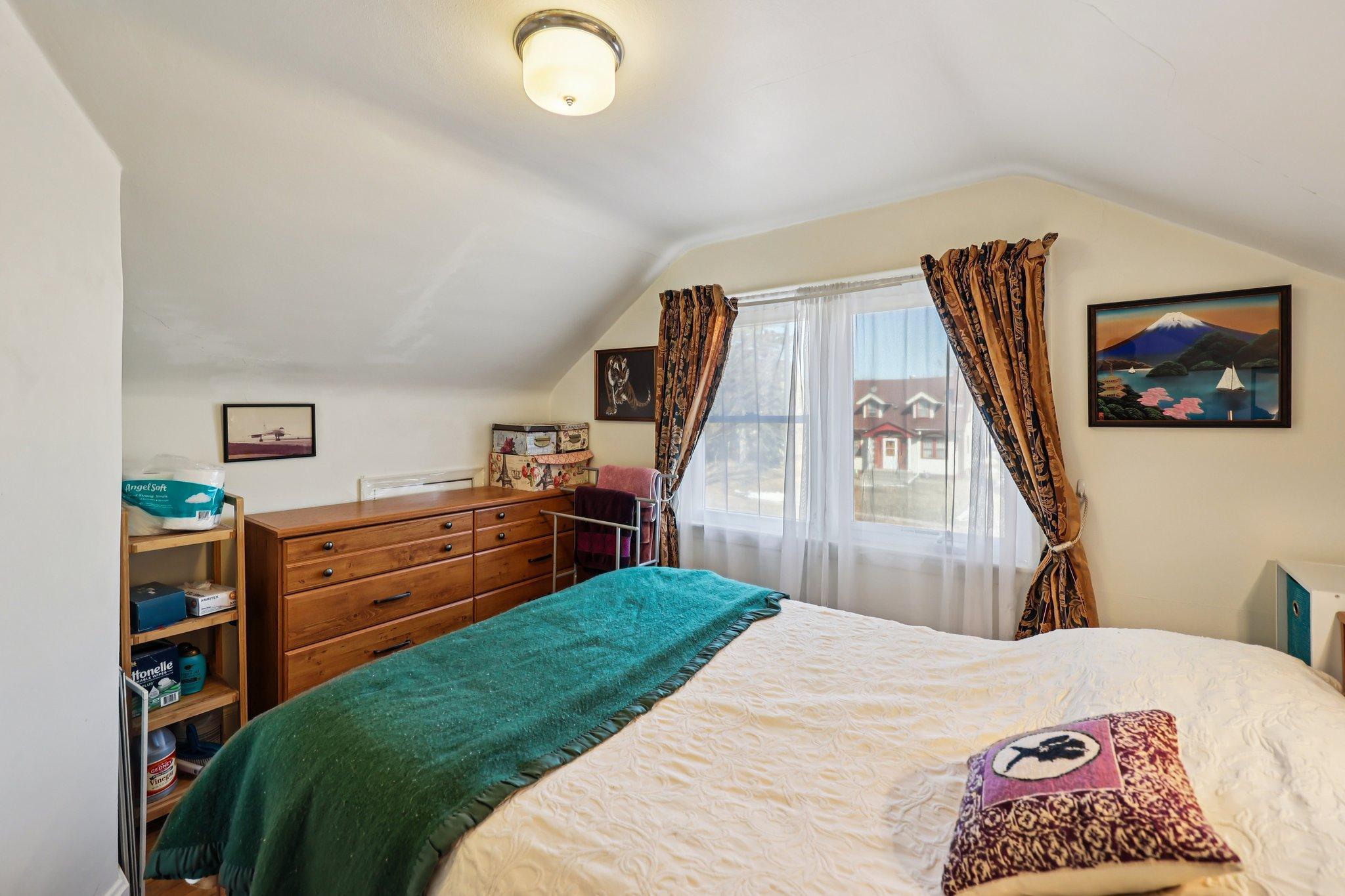 22-web-or-mls-Maryland Ave E-S2103-022.jpg