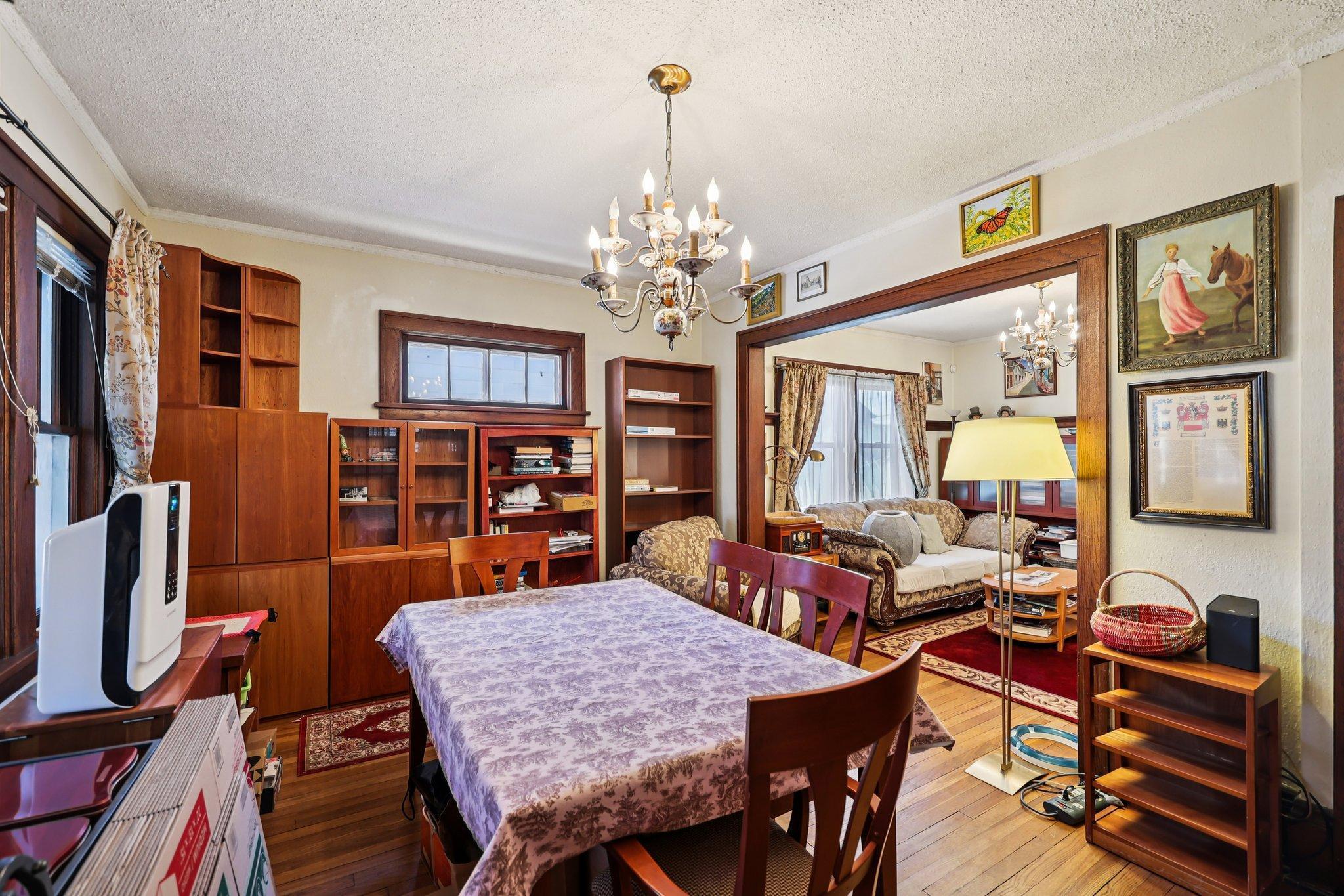 13-web-or-mls-Maryland Ave E-S2103-013.jpg