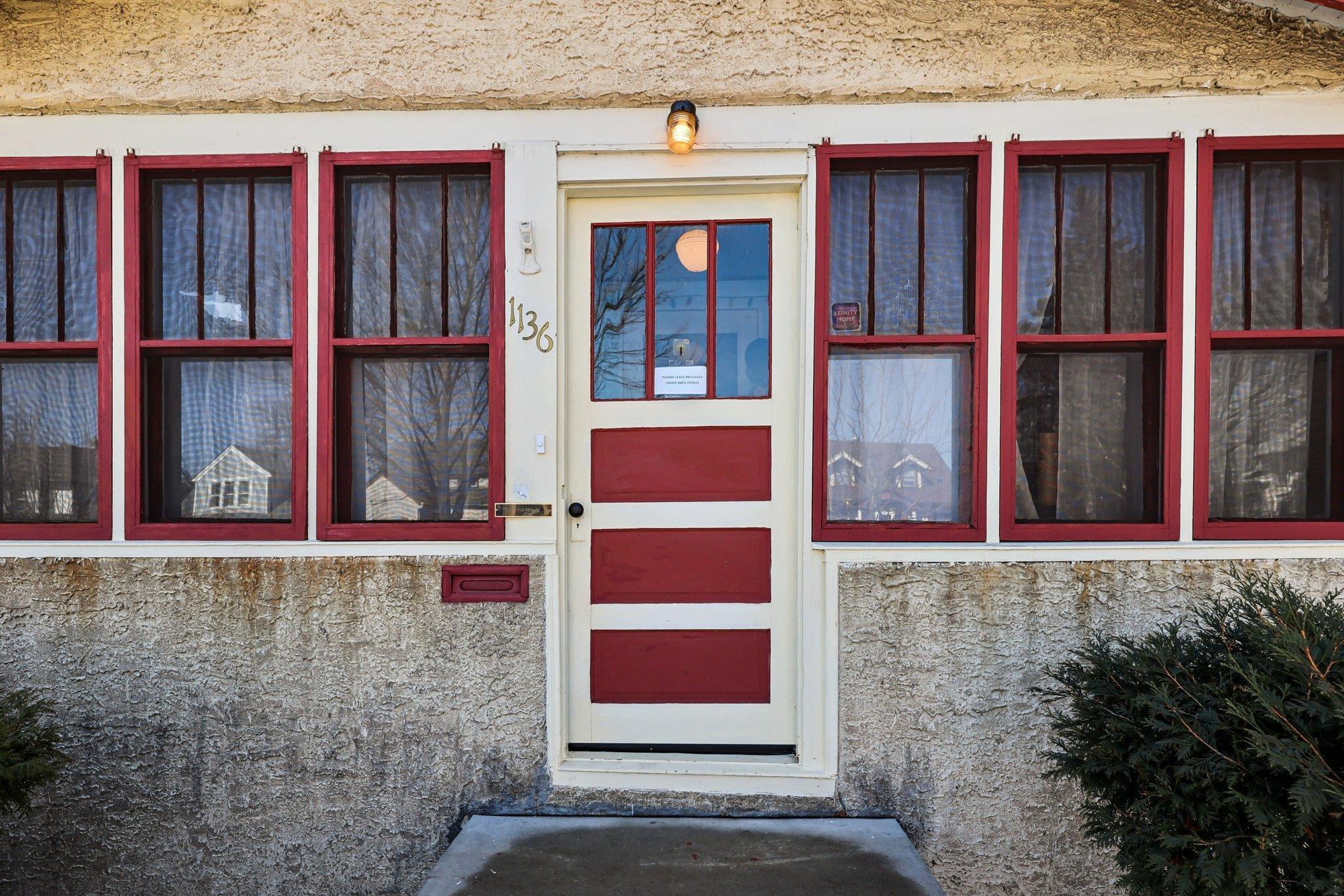 5-web-or-mls-Maryland Ave E-S2103-005.jpg