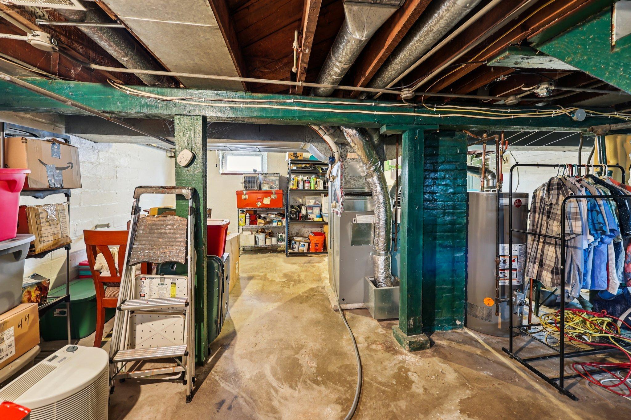 30-web-or-mls-Maryland Ave E-S2103-030.jpg