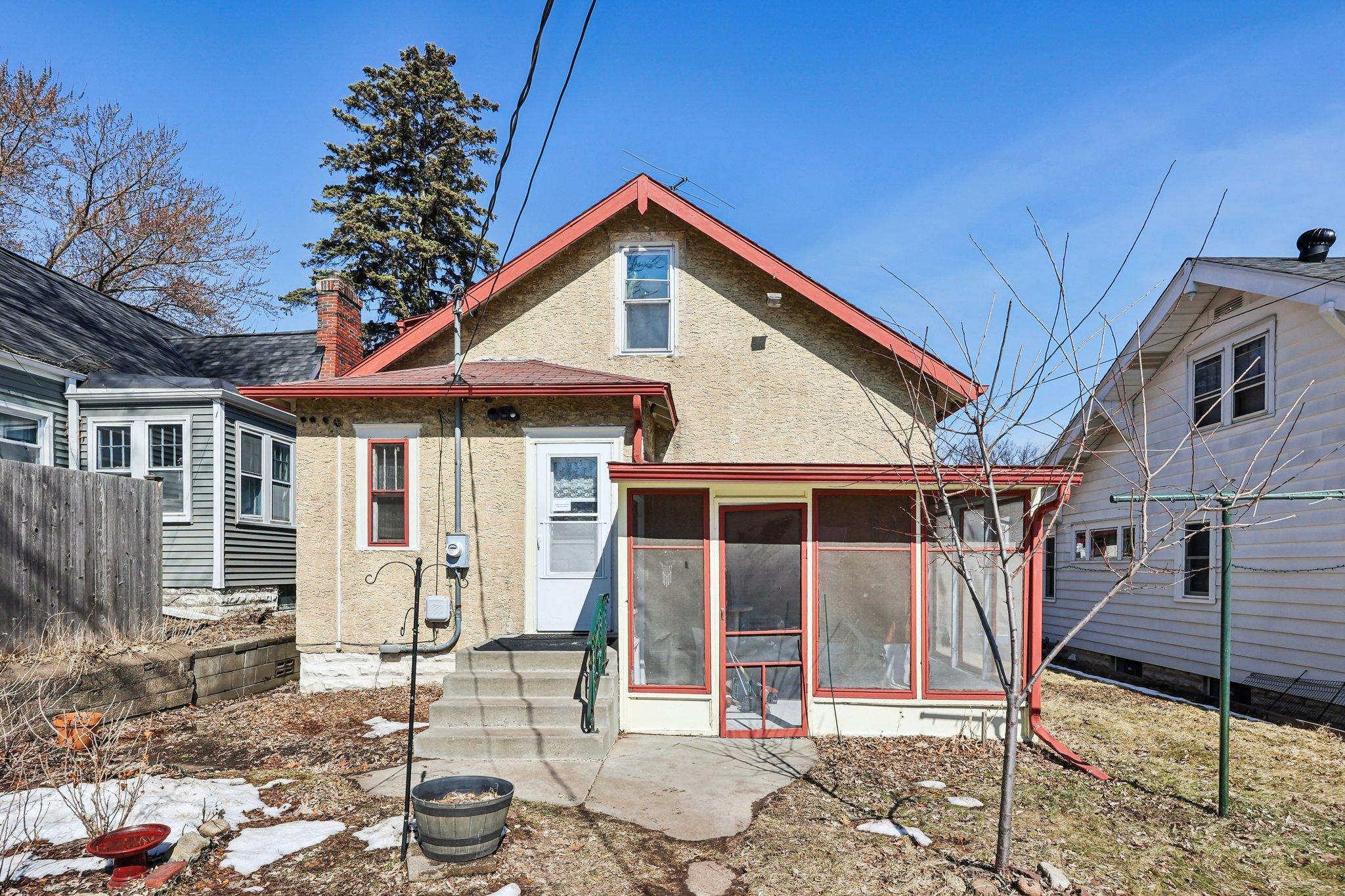 32-web-or-mls-Maryland Ave E-S2103-032.jpg