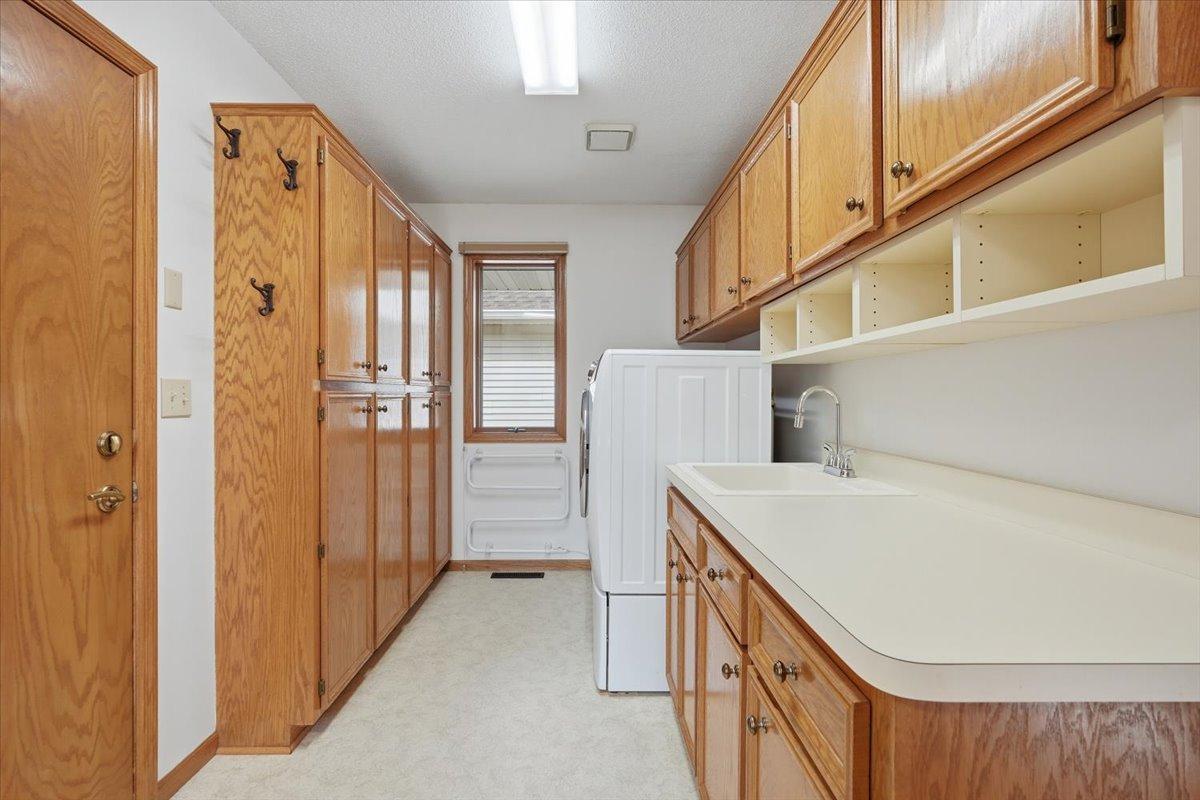 Main Floor Laundry / Mudroom