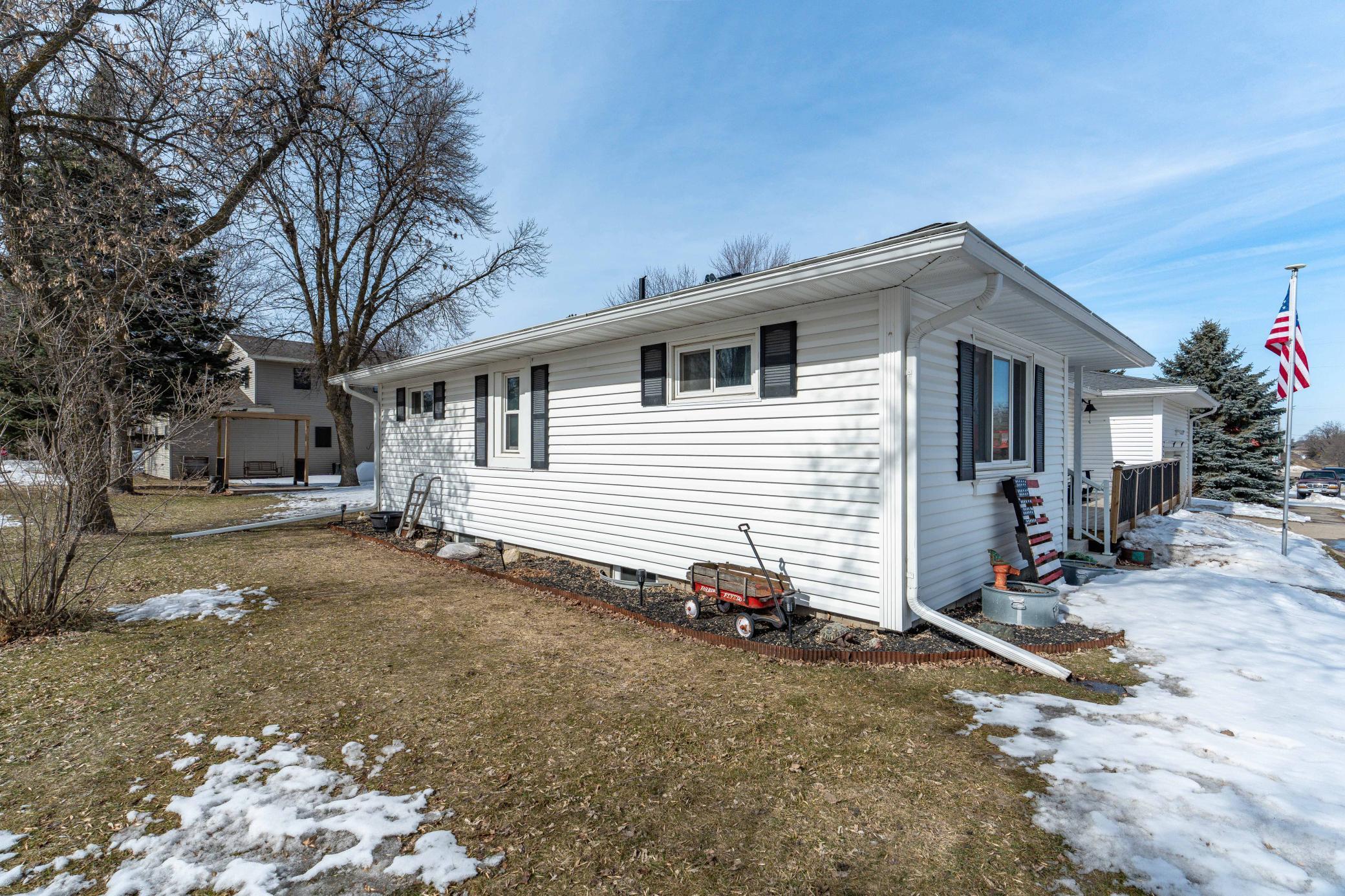110 S Niggeler St Elizabeth MN-112.jpg