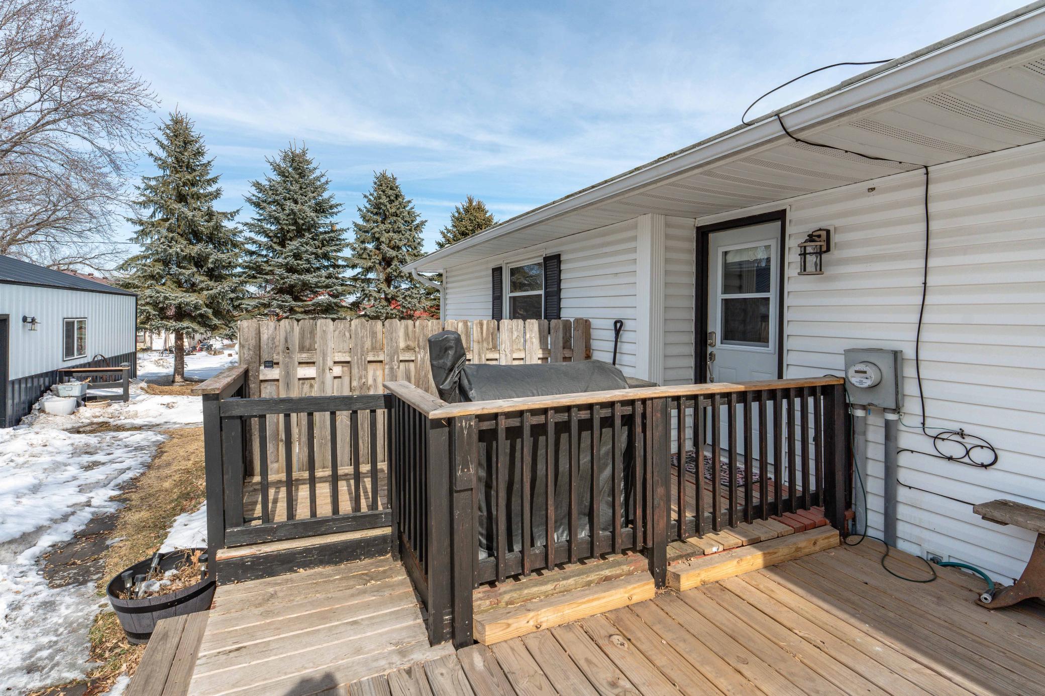 110 S Niggeler St Elizabeth MN-119.jpg