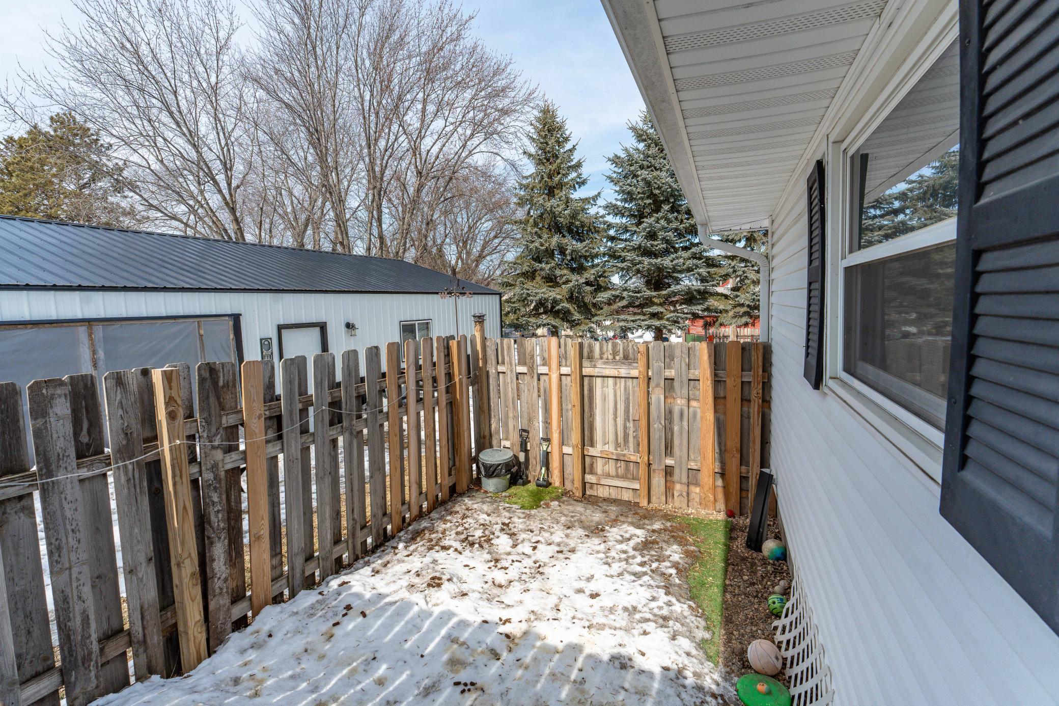 110 S Niggeler St Elizabeth MN-122.jpg