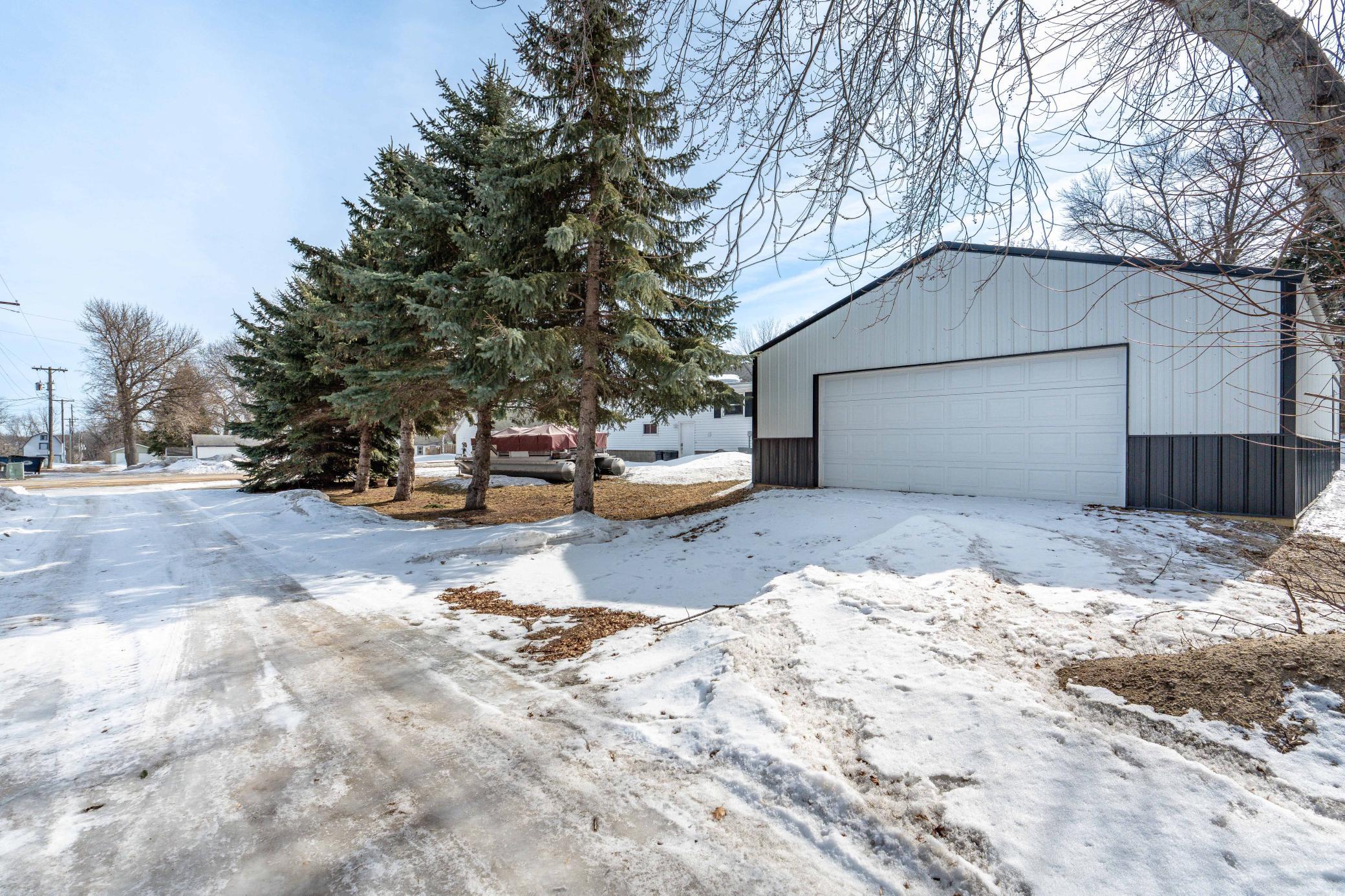 110 S Niggeler St Elizabeth MN-126.jpg