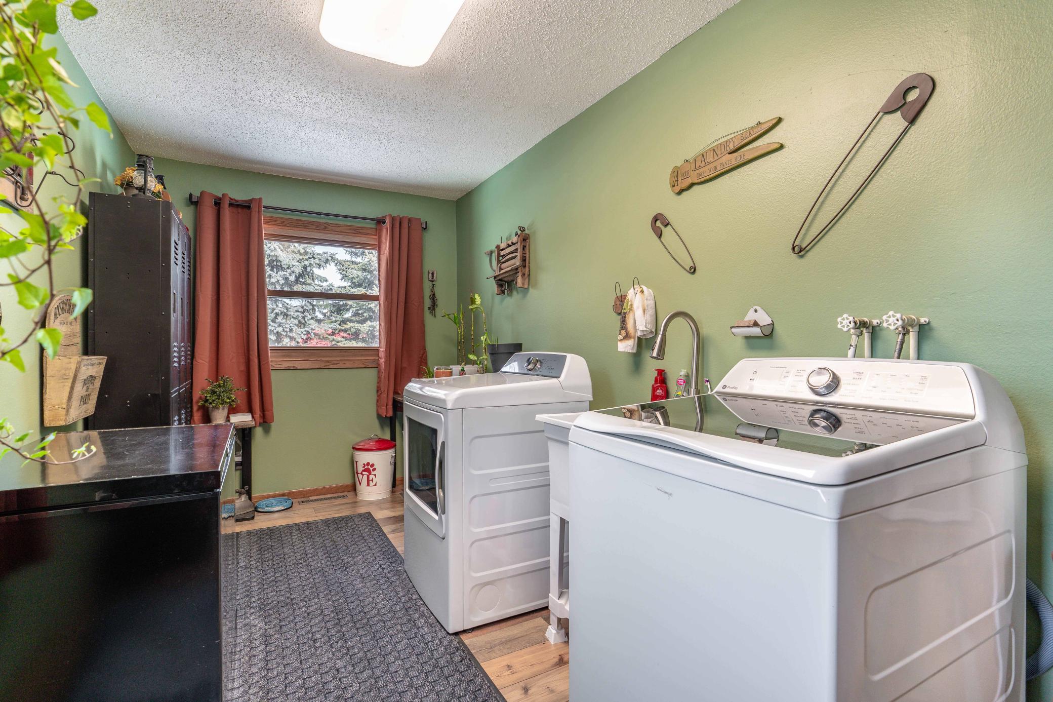 110 S Niggeler St Elizabeth MN-219.jpg