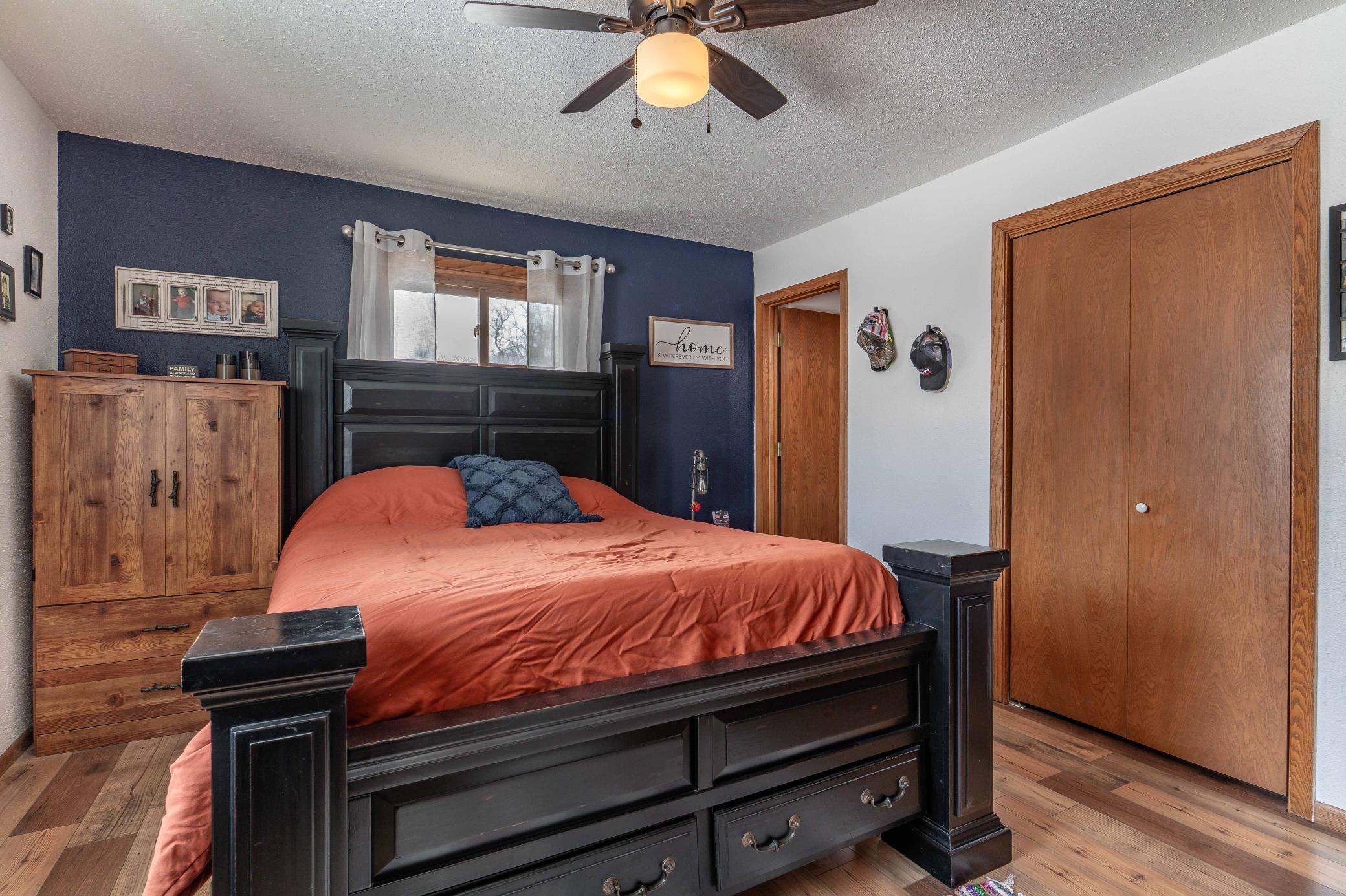 110 S Niggeler St Elizabeth MN-228.jpg