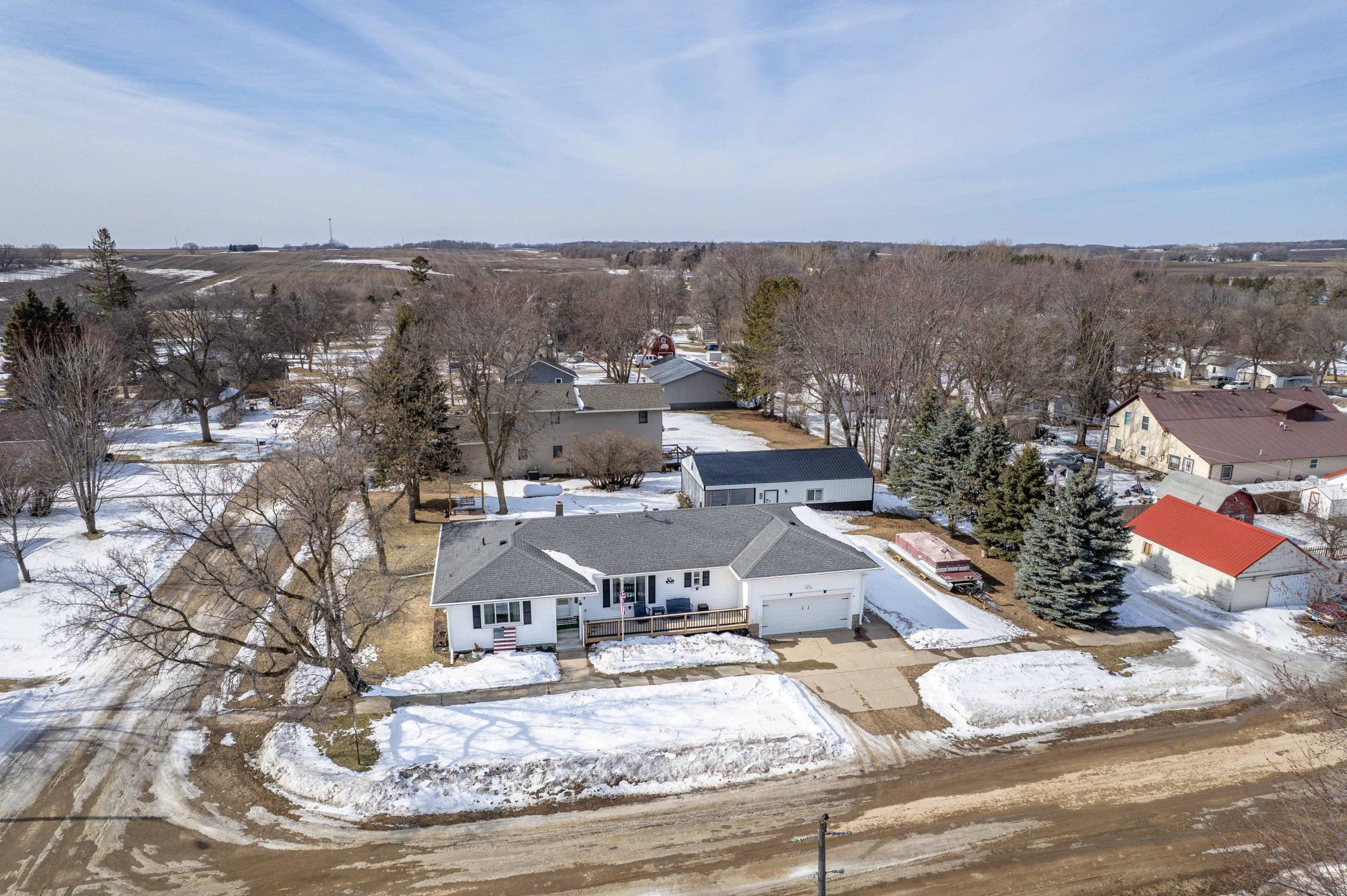 110 S Niggeler St Elizabeth MN-302.jpg