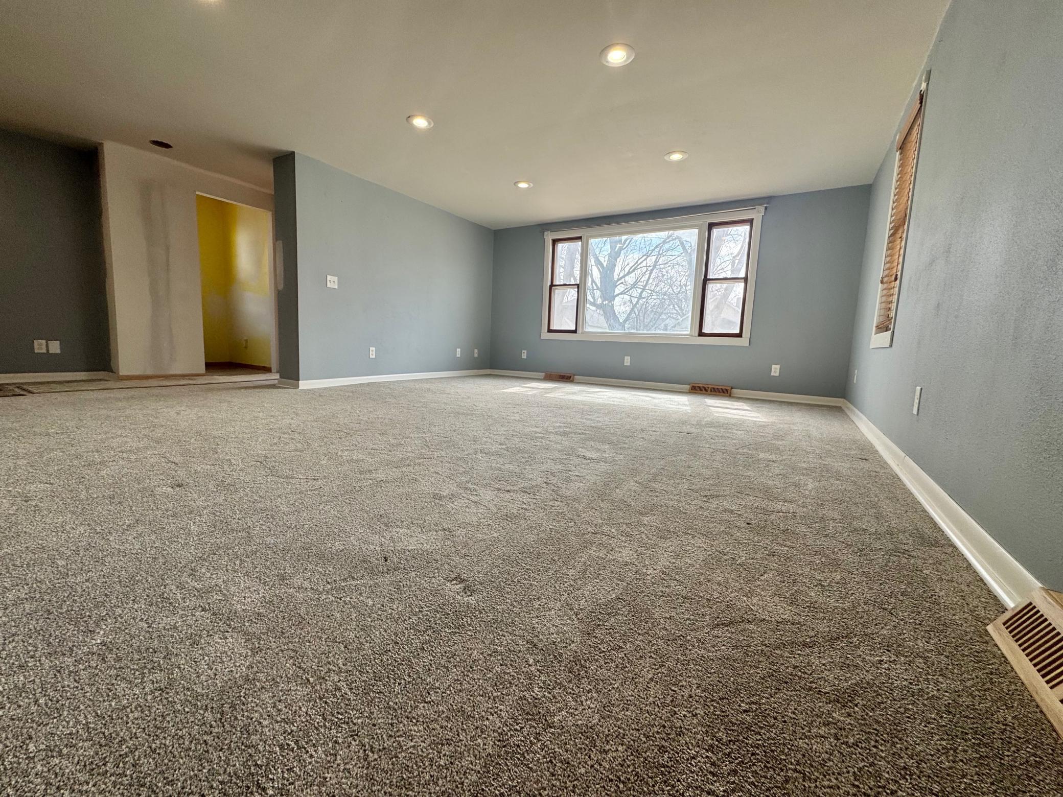 Living room offers recessed lighting