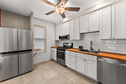 1467 Charles Avenue, Saint Paul, MN 55104