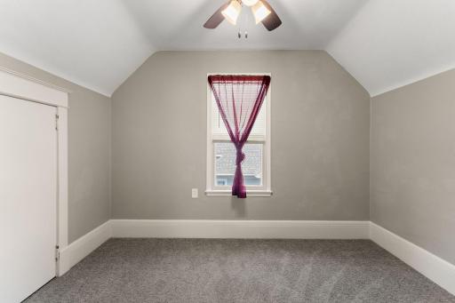 1467 Charles Avenue, Saint Paul, MN 55104