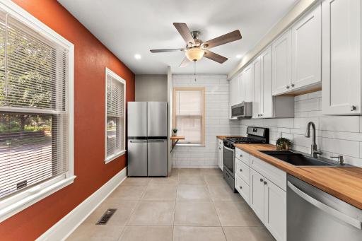 1467 Charles Avenue, Saint Paul, MN 55104