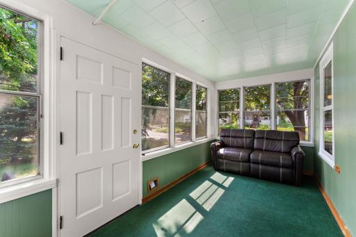 1467 Charles Avenue, Saint Paul, MN 55104