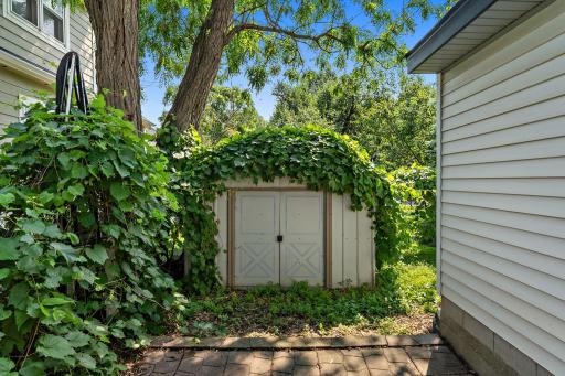 1467 Charles Avenue, Saint Paul, MN 55104