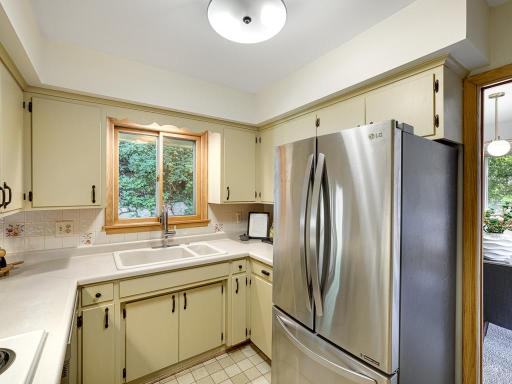 1801 Valley Curve Road, Mendota Heights, MN 55118