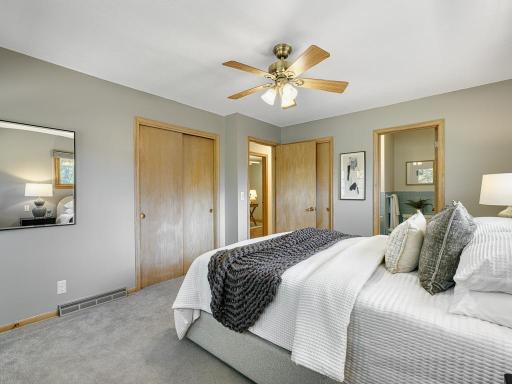 1801 Valley Curve Road, Mendota Heights, MN 55118