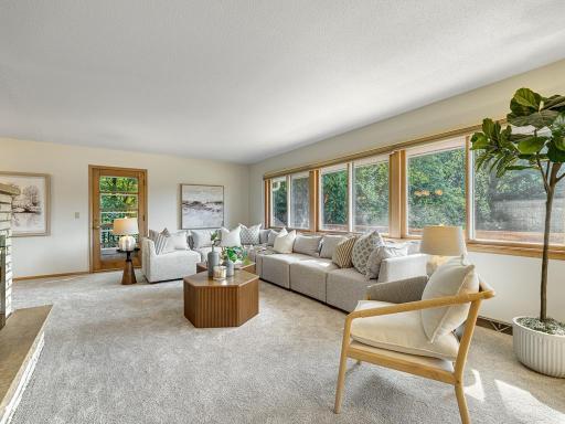 1801 Valley Curve Road, Mendota Heights, MN 55118
