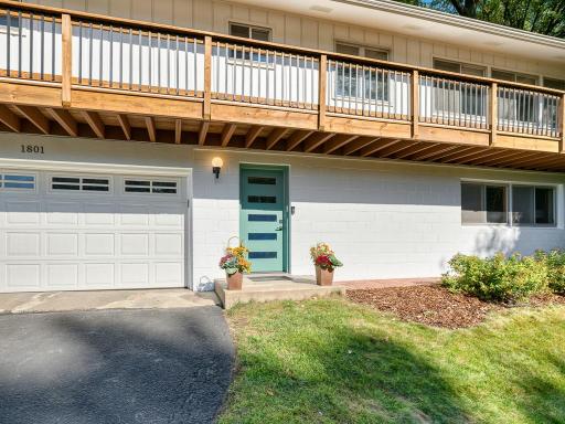 Welcoming front entry with a beautiful brand new door!