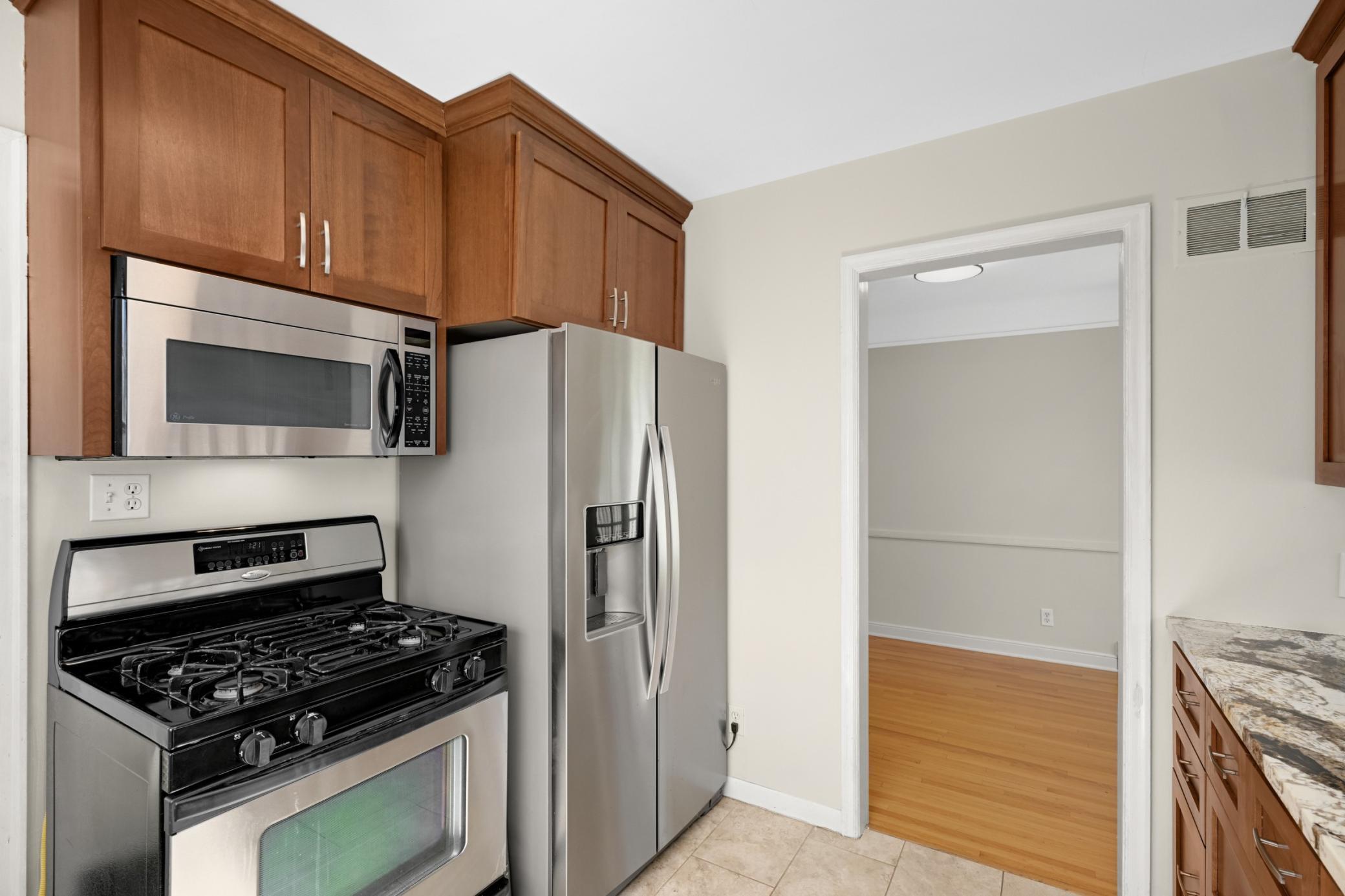 Stainless steel Appl. including a gas range