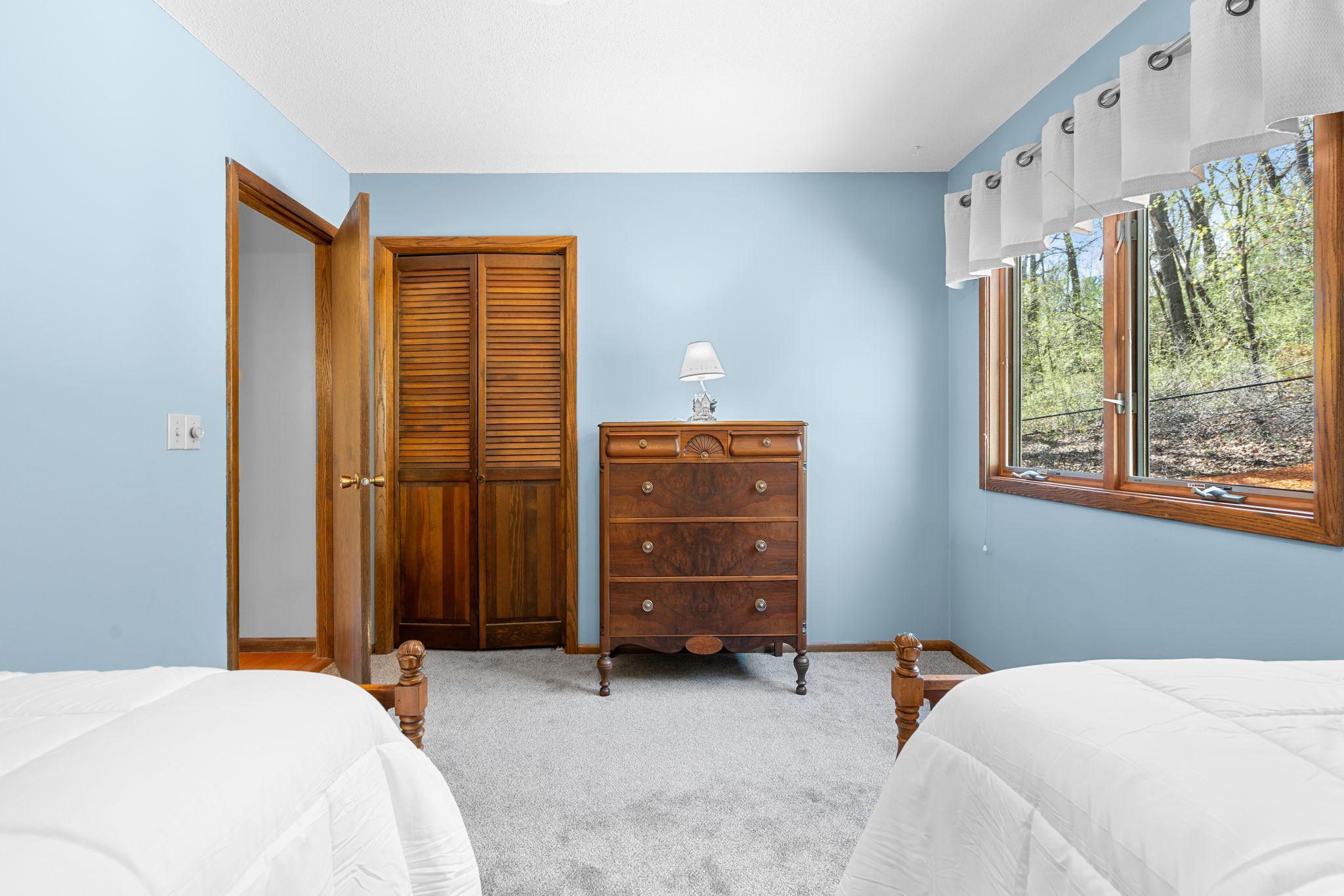 23-web-or-mls-14450-racine-ave-n.jpg
