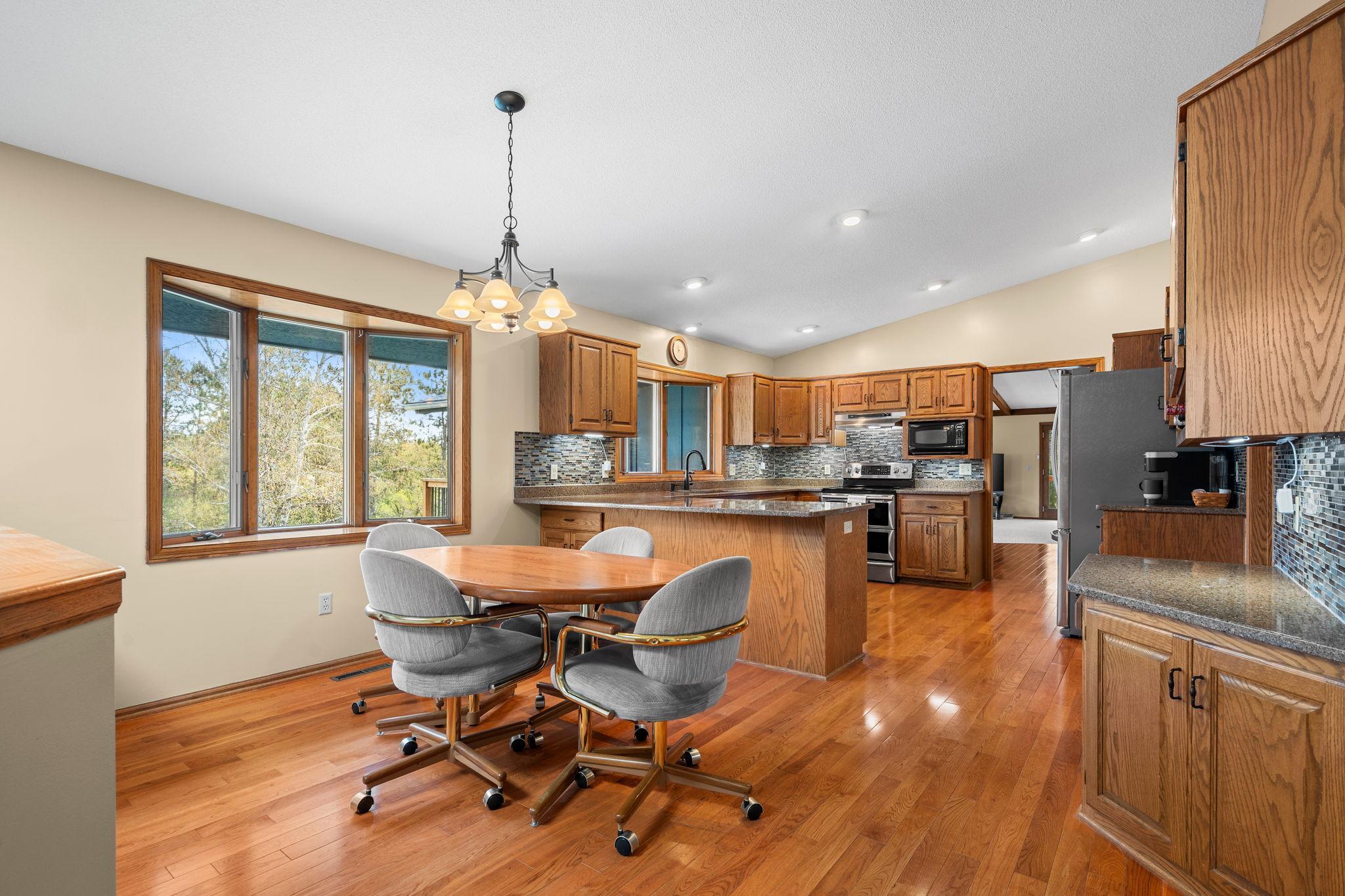 7-web-or-mls-14450-racine-ave-n.jpg