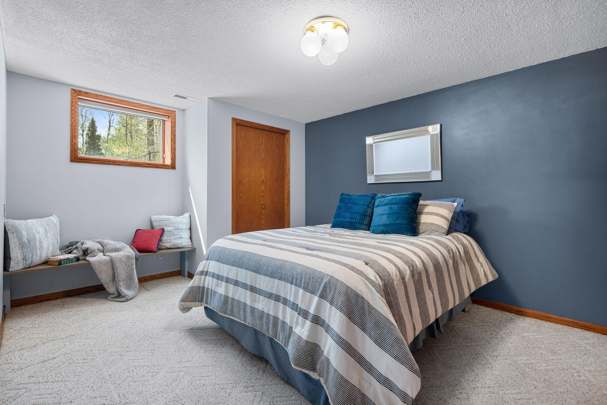 28-web-or-mls-14450-racine-ave-n.jpg