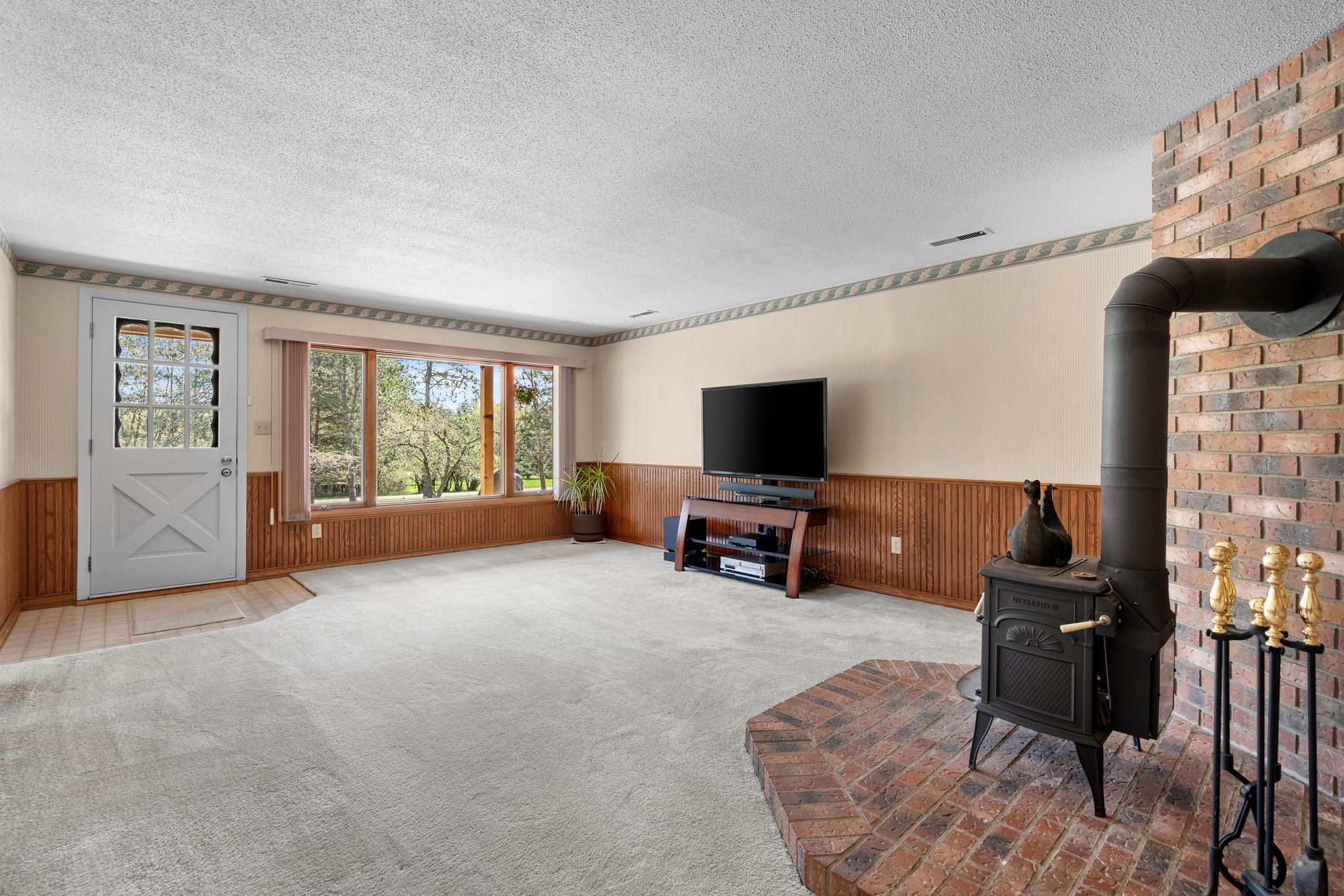 26-web-or-mls-14450-racine-ave-n.jpg