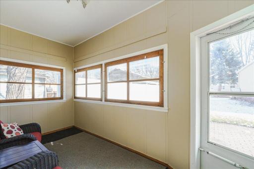 107 Lincoln Avenue N, New Prague, MN 56071