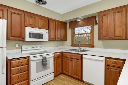 946 Redwood Drive, Saint Paul, MN 55124