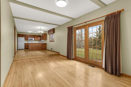 946 Redwood Drive, Saint Paul, MN 55124