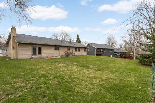 946 Redwood Drive, Saint Paul, MN 55124