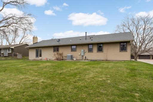946 Redwood Drive, Saint Paul, MN 55124