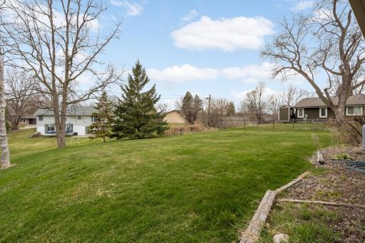 946 Redwood Drive, Saint Paul, MN 55124