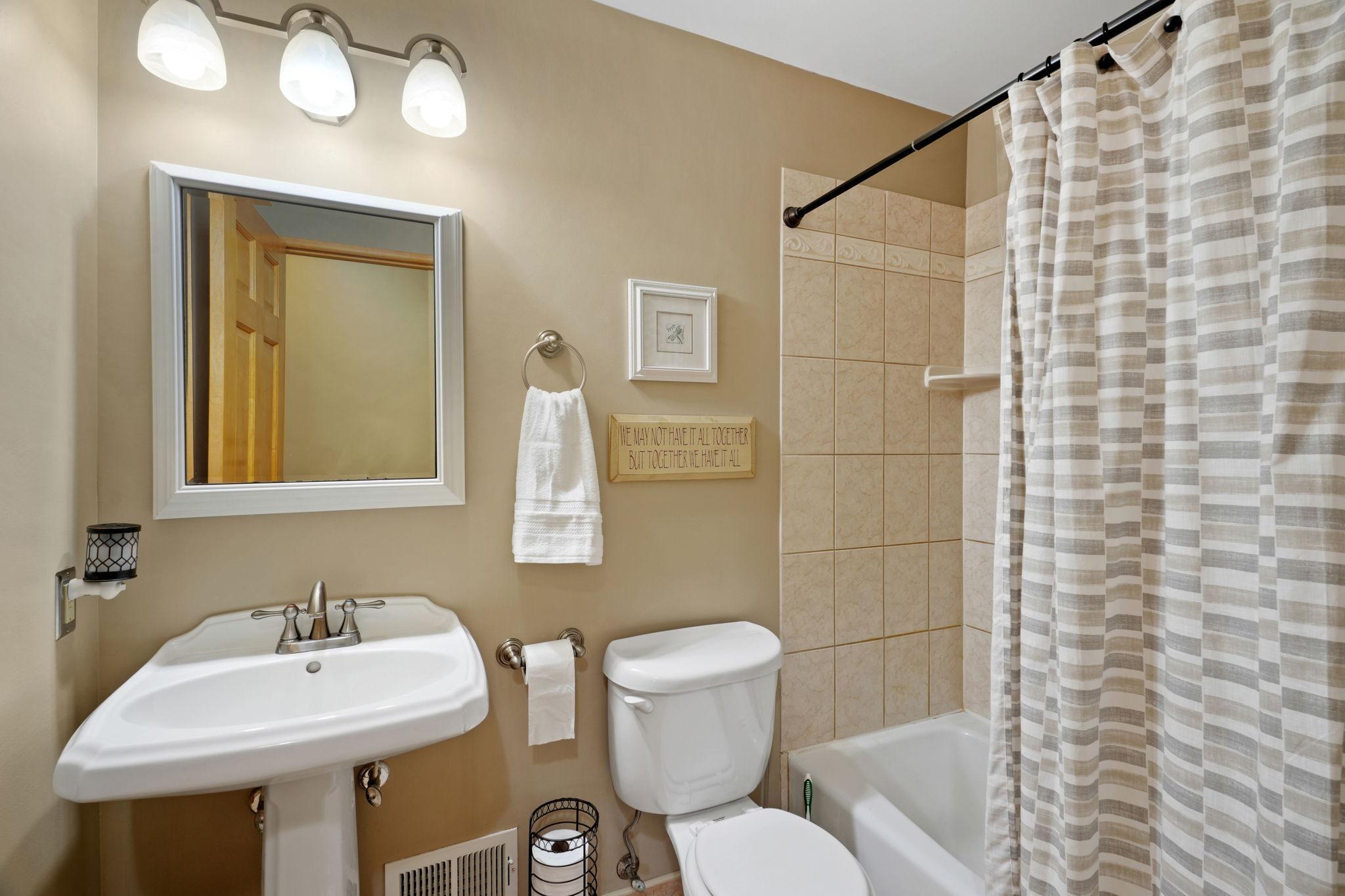 65-web-or-mls-7645 84th Ave-65.jpg