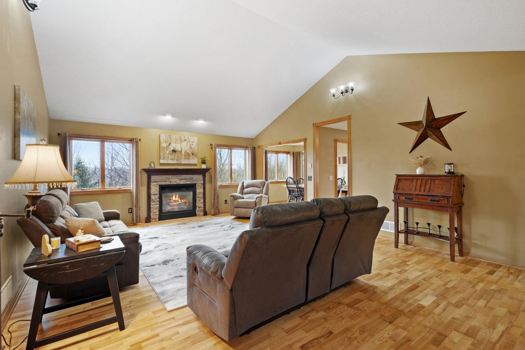 43-web-or-mls-7645 84th Ave-43.jpg