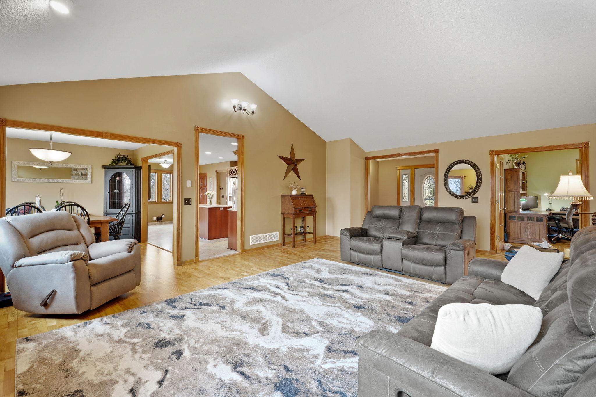 45-web-or-mls-7645 84th Ave-45.jpg