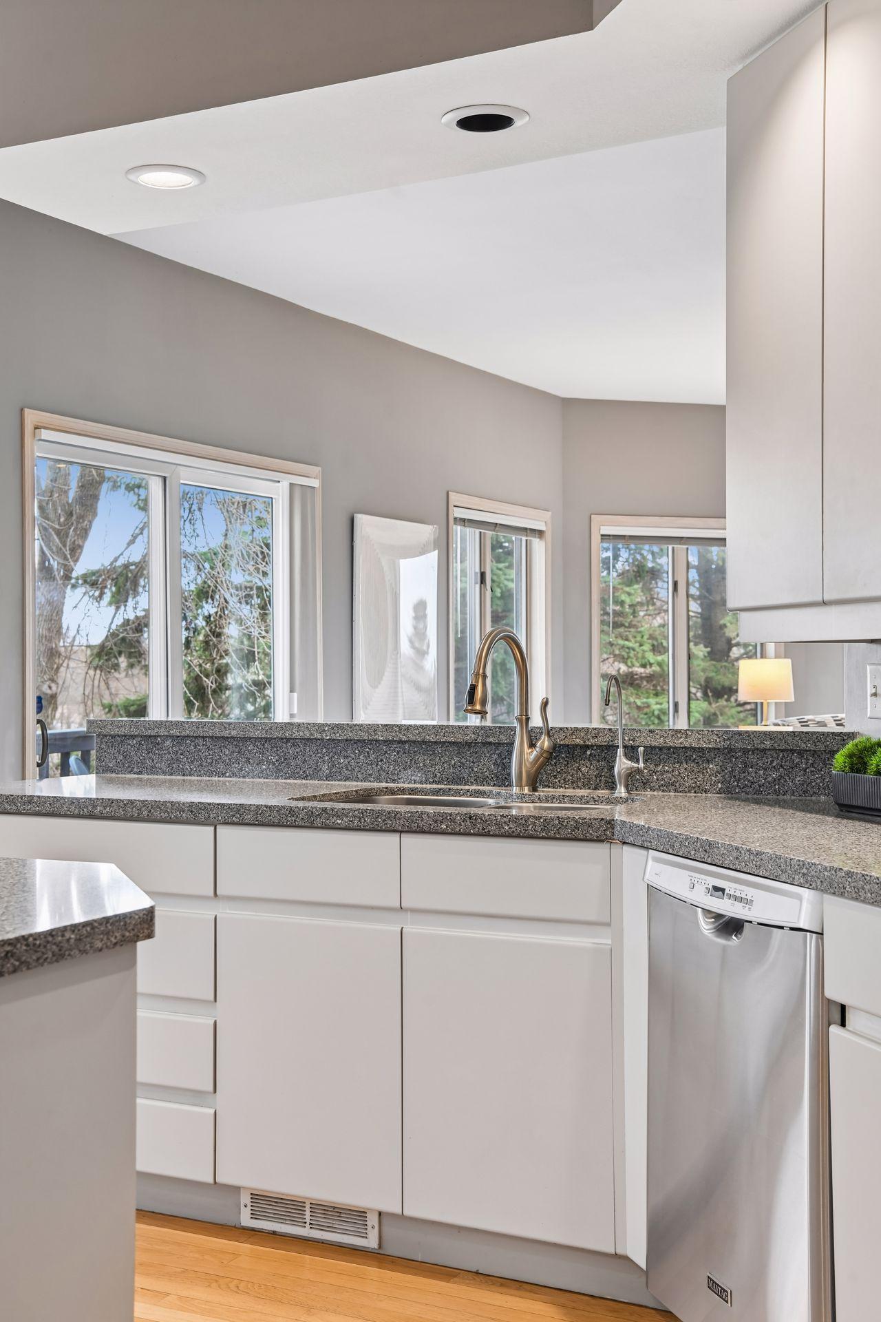 2065 Woodstone Court - Spacecrafting - 0045.jpg